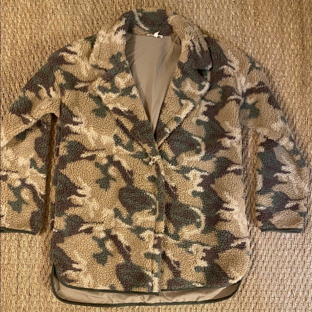 Camouflage print Sherpa jacket